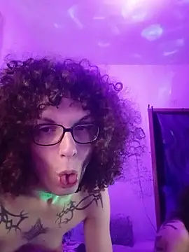 Snapshot of SuccubusTatuada chatting on February 1, 2026, 10:19 pm SuccubusTatuada online show from February 1, 2026, 10:19 pm