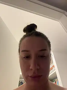 Snapshot of deliaroyal chatting on November 15, 2025, 3:30 pm deliaroyal online show from November 15, 2025, 3:30 pm