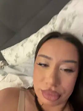 Snapshot of deliaroyal chatting on November 16, 2025, 2:11 pm deliaroyal online show from November 16, 2025, 2:11 pm