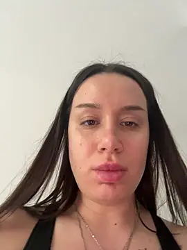 Snapshot of deliaroyal chatting on February 16, 2026, 1:18 pm deliaroyal online show from February 16, 2026, 1:18 pm