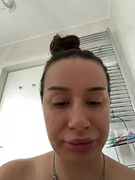 Snapshot of deliaroyal chatting on March 27, 2026, 1:33 pm deliaroyal online show from March 27, 2026, 1:33 pm