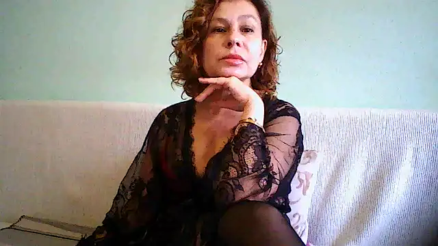 Mat Elenore online show from November 4, 2025, 7:07 am