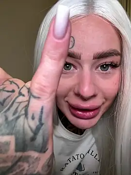 bambixboo online show from January 7, 2026, 6:10 pm