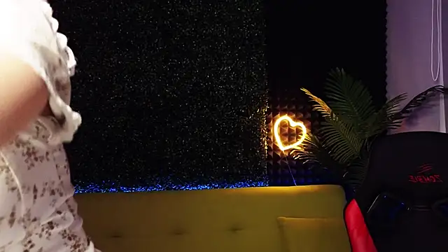 KristiRosee online show from December 20, 2024, 1:47 am
