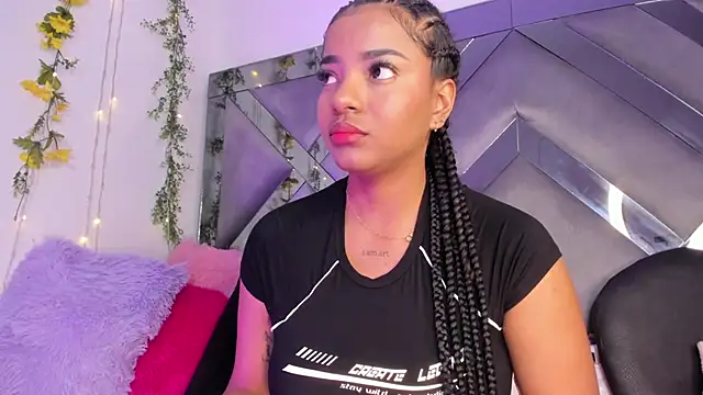 Snapshot of Iris_hott1 chatting on January 15, 2025, 2:06 am Iris hott1 online show from January 15, 2025, 2:06 am