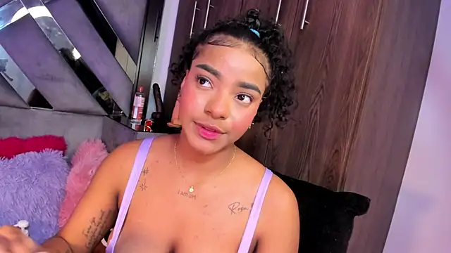 Snapshot of Iris_hott1 chatting on January 29, 2025, 4:26 am Iris hott1 online show from January 29, 2025, 4:26 am