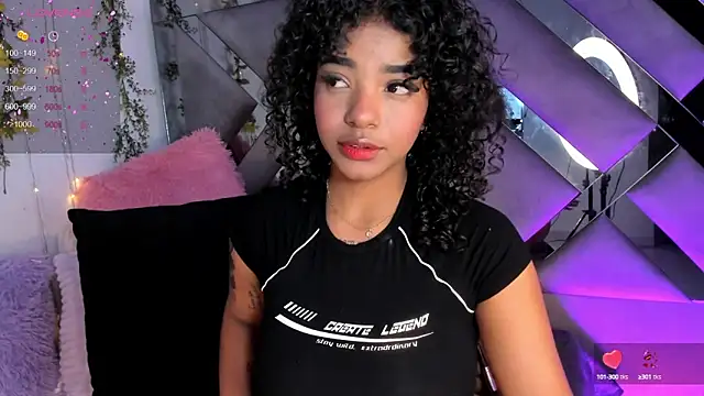 Snapshot of Iris_hott1 chatting on February 22, 2025, 2:17 am Iris hott1 online show from February 22, 2025, 2:17 am