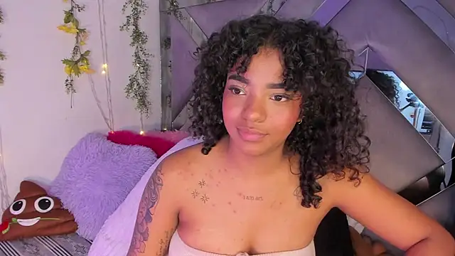 Snapshot of Iris_hott1 chatting on March 3, 2025, 6:15 am Iris hott1 online show from March 3, 2025, 6:15 am