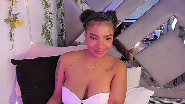 Snapshot of Iris_hott1 chatting on March 16, 2025, 7:17 pm Iris hott1 online show from March 16, 2025, 7:17 pm