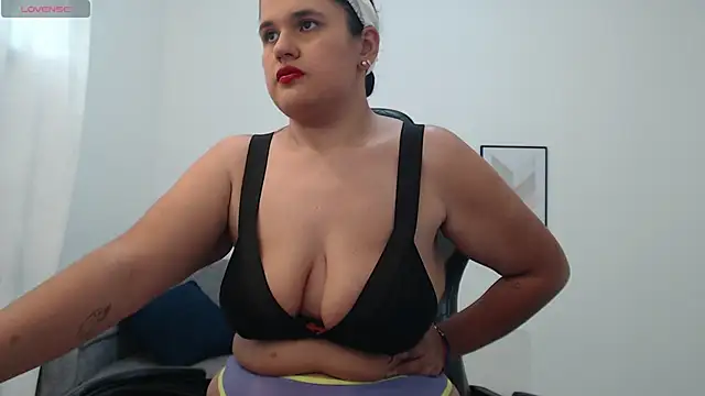 Snapshot of natalia_curvy1 chatting on October 20, 2025, 6:08 pm natalia curvy1 online show from October 20, 2025, 6:08 pm