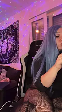 Snapshot of kinkygirl420x chatting on December 17, 2025, 8:26 pm kinkygirl420x online show from December 17, 2025, 8:26 pm