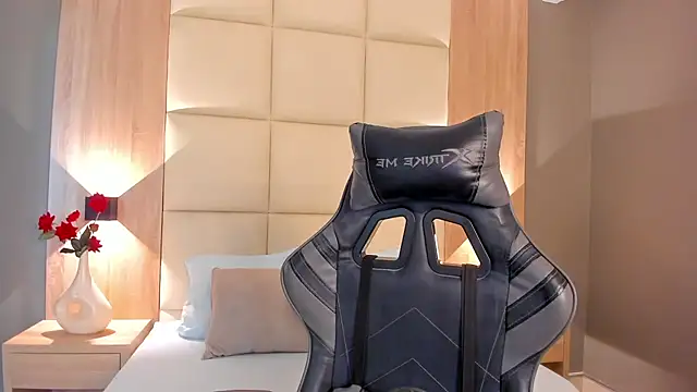 Snapshot of megan_cooper28 chatting on October 21, 2025, 2:23 am megan cooper28 online show from October 21, 2025, 2:23 am