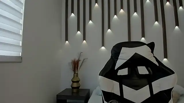 Snapshot of megan_cooper28 chatting on November 13, 2025, 7:02 pm megan cooper28 online show from November 13, 2025, 7:02 pm