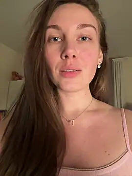 JasminJames online show from April 21, 2026, 7:39 pm