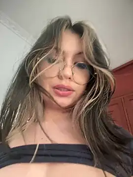 Snapshot of marie2_ chatting on December 22, 2024, 6:37 pm marie2 online show from December 22, 2024, 6:37 pm