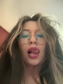 Snapshot of marie2_ chatting on January 23, 2025, 3:54 pm marie2 online show from January 23, 2025, 3:54 pm