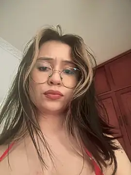 Snapshot of marie2_ chatting on January 26, 2025, 4:20 pm marie2 online show from January 26, 2025, 4:20 pm