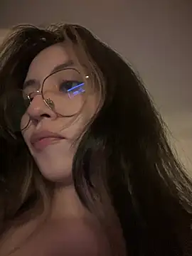 Snapshot of marie2_ chatting on January 29, 2025, 12:33 am marie2 online show from January 29, 2025, 12:33 am