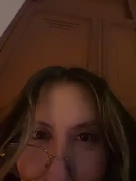 Snapshot of marie2_ chatting on March 18, 2025, 6:25 am marie2 online show from March 18, 2025, 6:25 am