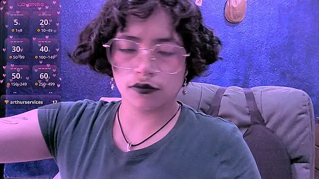 NinaYellow online show from July 1, 2026, 2:18 pm