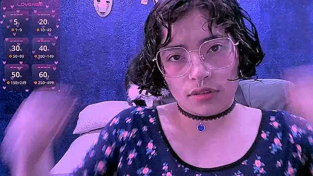 NinaYellow online show from July 13, 2026, 12:52 pm