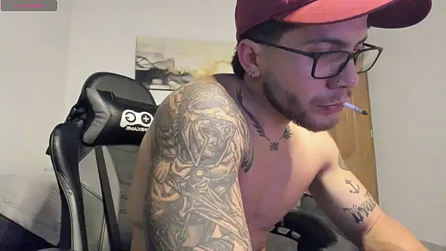 Snapshot of LucianSinclair chatting on July 3, 2026, 3:13 am LucianSinclair online show from July 3, 2026, 3:13 am
