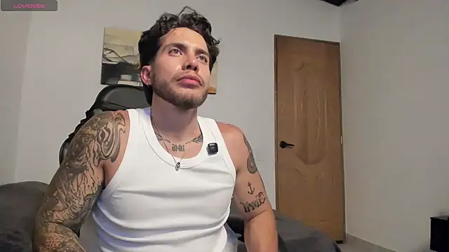 Snapshot of LucianSinclair chatting on July 19, 2026, 1:09 am LucianSinclair online show from July 19, 2026, 1:09 am