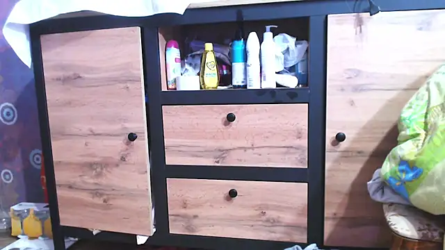 Snapshot of SquirtyAlice chatting on March 6, 2025, 8:16 pm SquirtyAlice online show from March 6, 2025, 8:16 pm