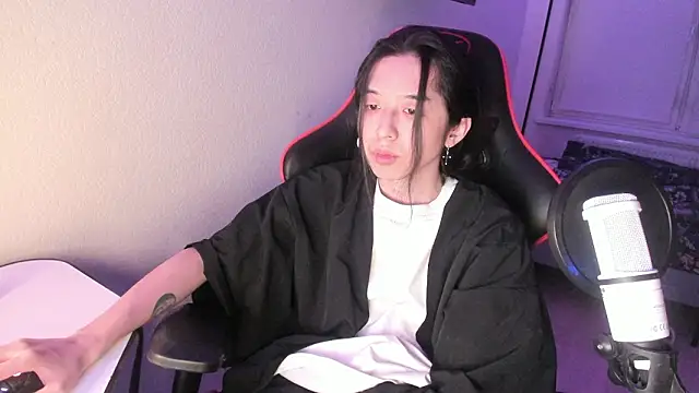 wexlee7 online show from February 25, 2026, 10:52 pm