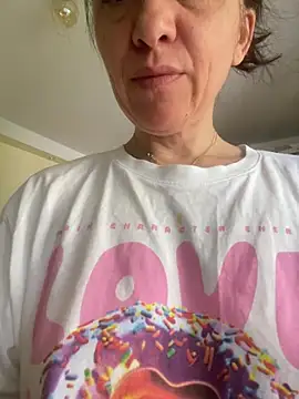 emillyjames online show from July 21, 2026, 10:06 am