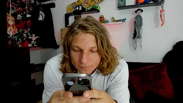 Snapshot of Tom_Krakow chatting on December 3, 2024, 9:01 pm Tom Krakow online show from December 3, 2024, 9:01 pm