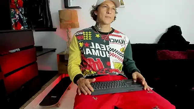 Snapshot of Tom_Krakow chatting on February 21, 2025, 8:49 pm Tom Krakow online show from February 21, 2025, 8:49 pm