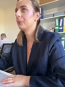 Hii Lolla online show from March 21, 2026, 7:24 am