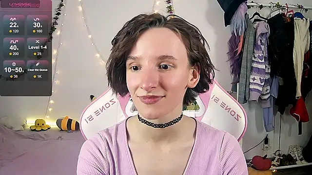 Violet Veliya online show from October 14, 2025, 3:57 pm