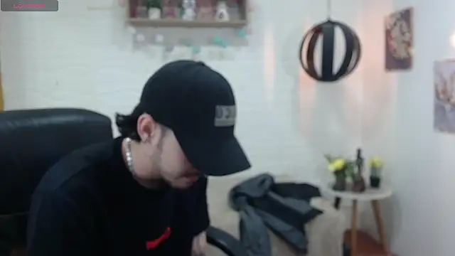 DmitriSanders online show from January 21, 2025, 8:43 pm