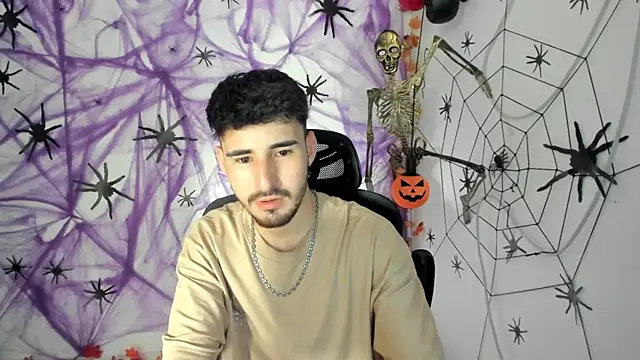 DmitriSanders online show from September 28, 2025, 7:52 pm