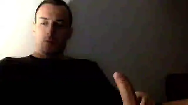 Snapshot of mainnrd chatting on October 7, 2025, 10:40 pm mainnrd online show from October 7, 2025, 10:40 pm