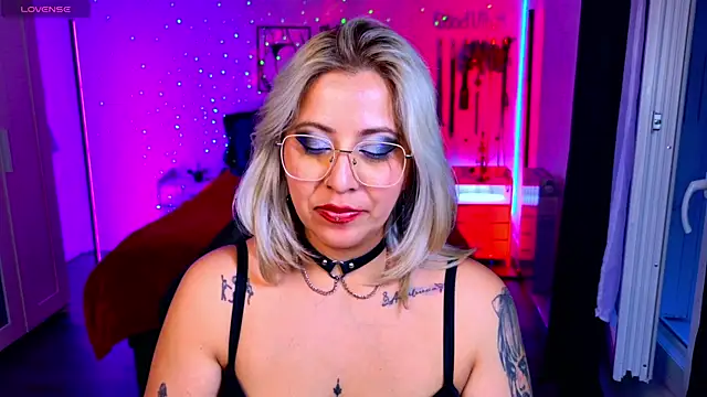 blackwidow s1 online show from April 18, 2026, 7:07 pm