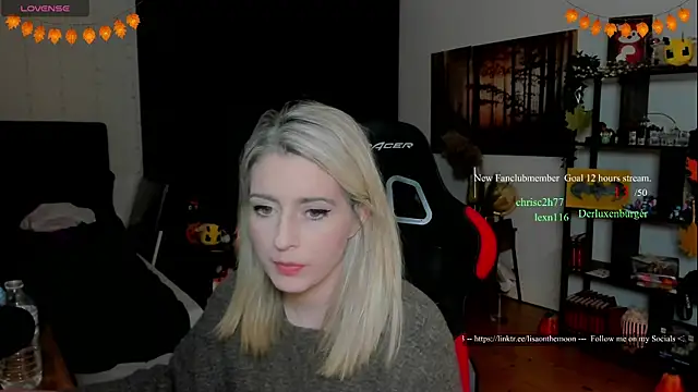 Lisaonthemoon online show from November 22, 2025, 7:24 pm