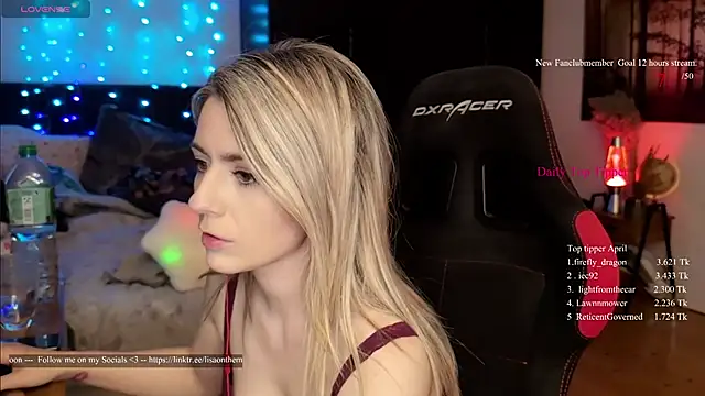 Lisaonthemoon online show from April 23, 2026, 3:25 pm