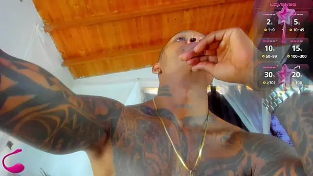 esteveen ortegas  online show from November 17, 2025, 4:13 pm