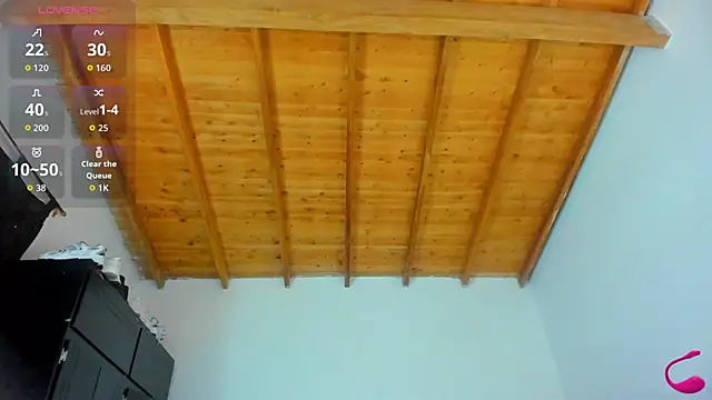 Snapshot of esteveen_ortegas_ chatting on May 4, 2026, 9:00 pm esteveen ortegas online show from May 4, 2026, 9:00 pm