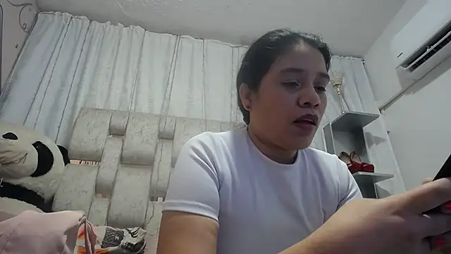 KEYRA-MILLER- online show from February 16, 2026, 1:46 am