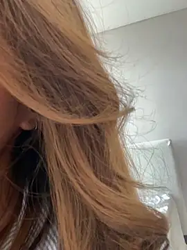 AndreaMartini online show from March 18, 2026, 6:22 pm