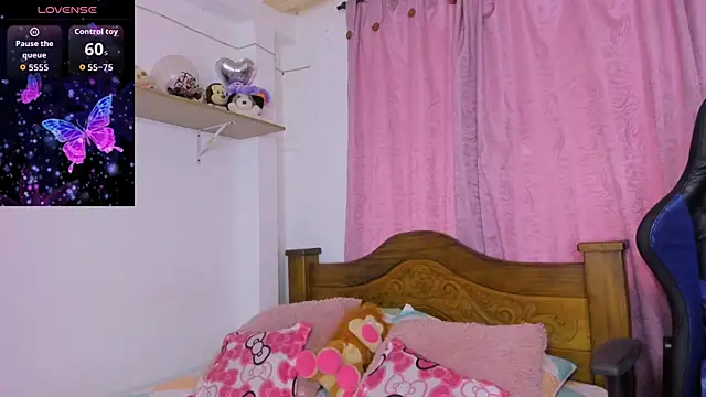 ParisShayk online show from October 24, 2025, 6:04 pm