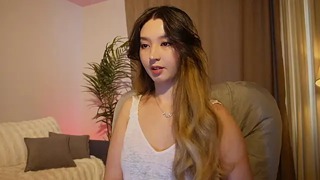 Sarasuo1 online show from September 12, 2025, 12:49 pm