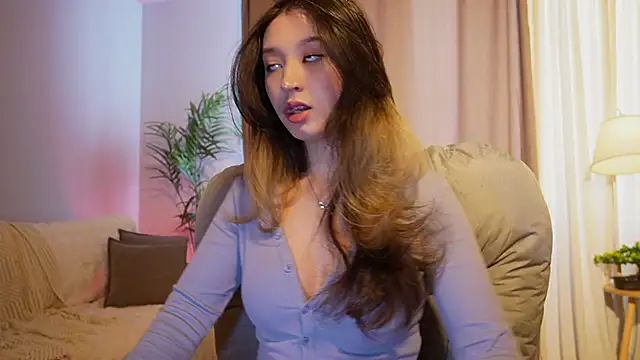 Sarasuo1 online show from April 12, 2026, 3:00 am