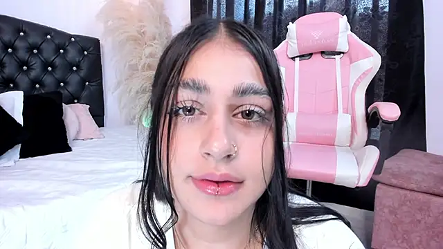 Snapshot of GabyRhodes chatting on December 1, 2024, 4:29 pm GabyRhodes online show from December 1, 2024, 4:29 pm