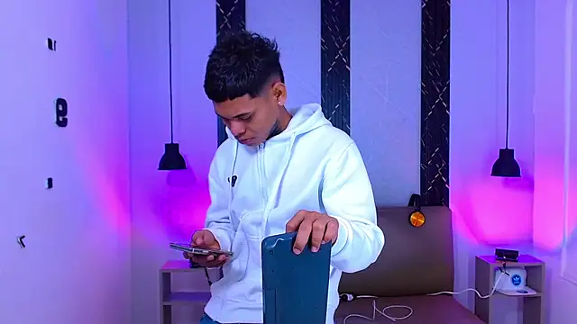 Damar fhelipe online show from October 12, 2025, 4:11 am