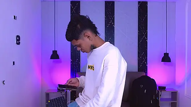 Damar fhelipe online show from October 17, 2025, 4:15 am